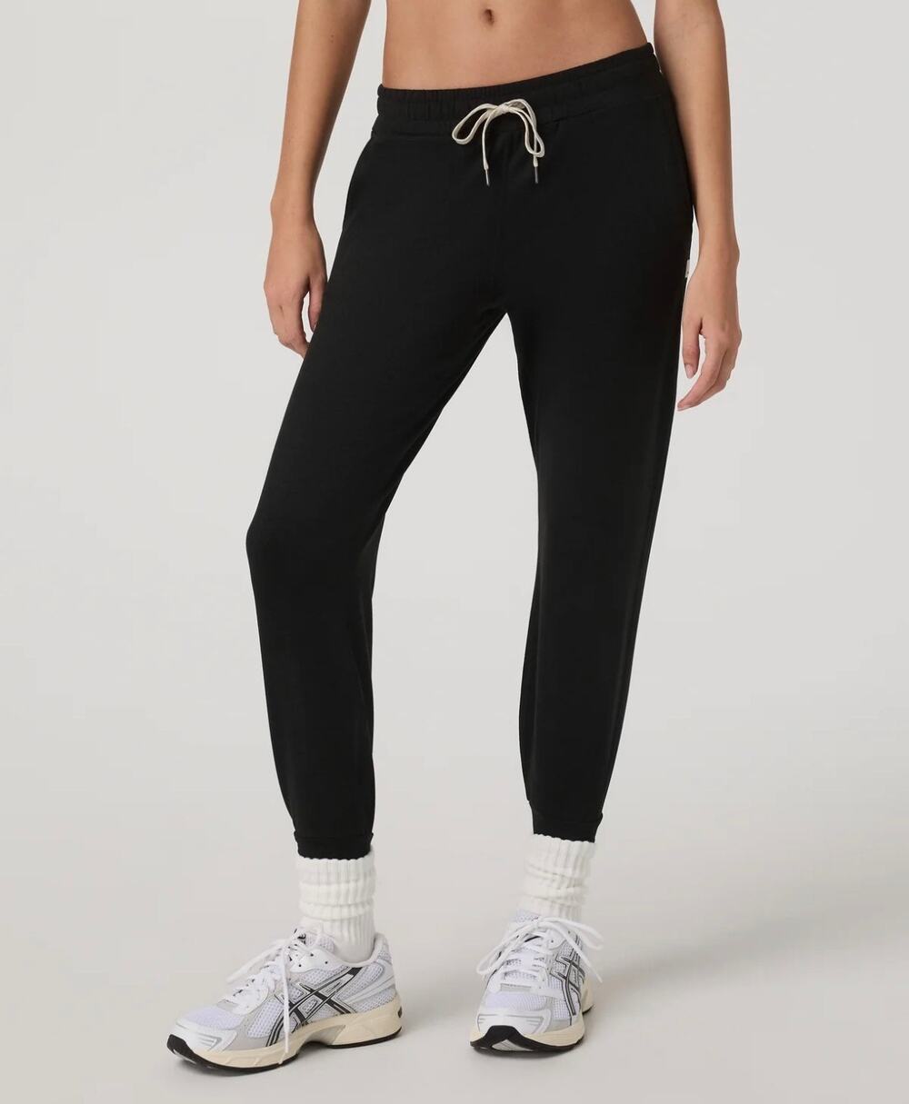 Vuori Women's Performance Jogger in Black Heather XS Cropped Active Athleisure